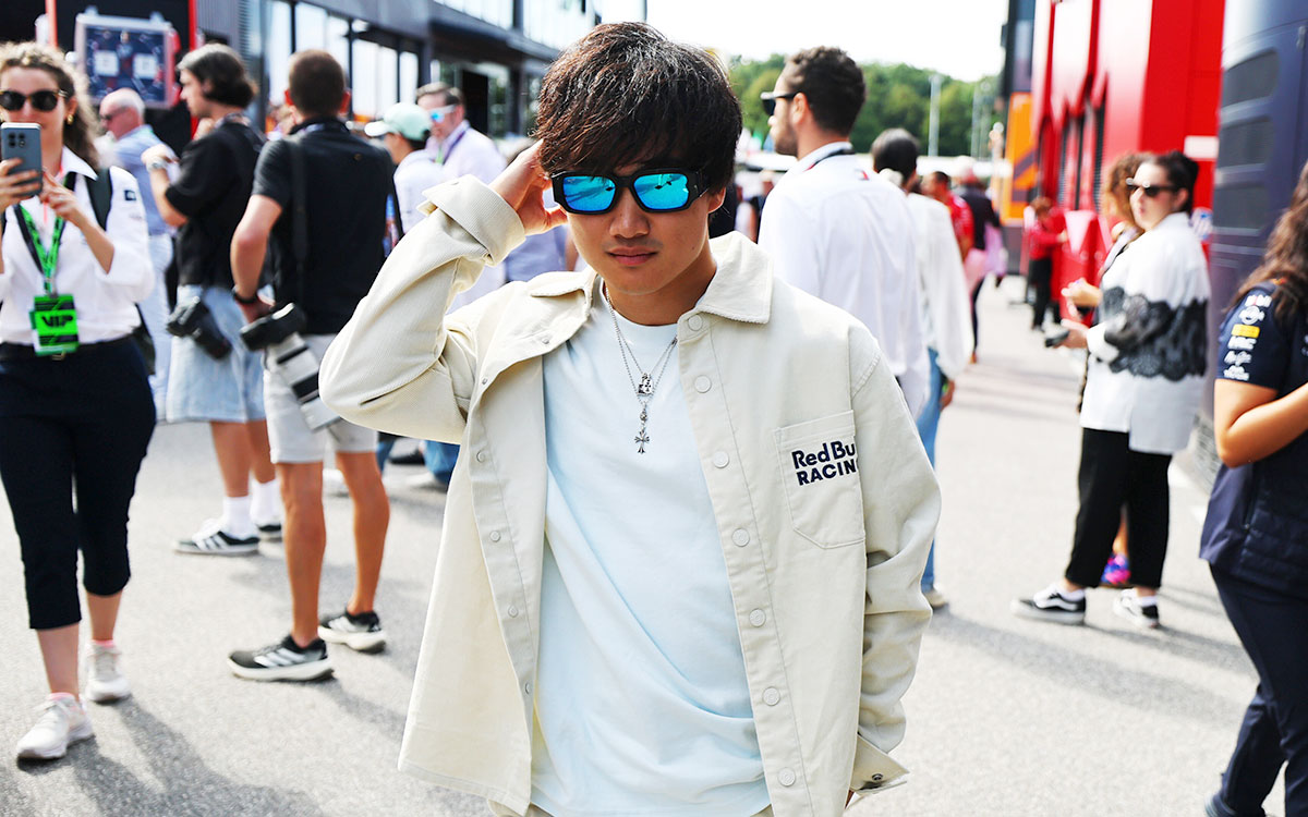 パドックを歩く角田裕毅（レッドブル・レーシング）、2025年9月5日(金) F1イタリアGPフリー走行（モンツァ・サーキット）