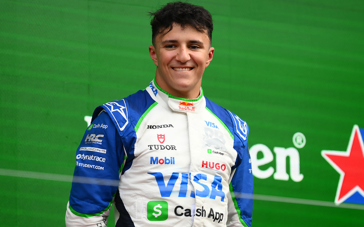 表彰台で歓喜する3位アイザック・ハジャー（レーシング・ブルズ）、2025年8月31日(日) F1オランダGP決勝（ザントフォールト・サーキット）