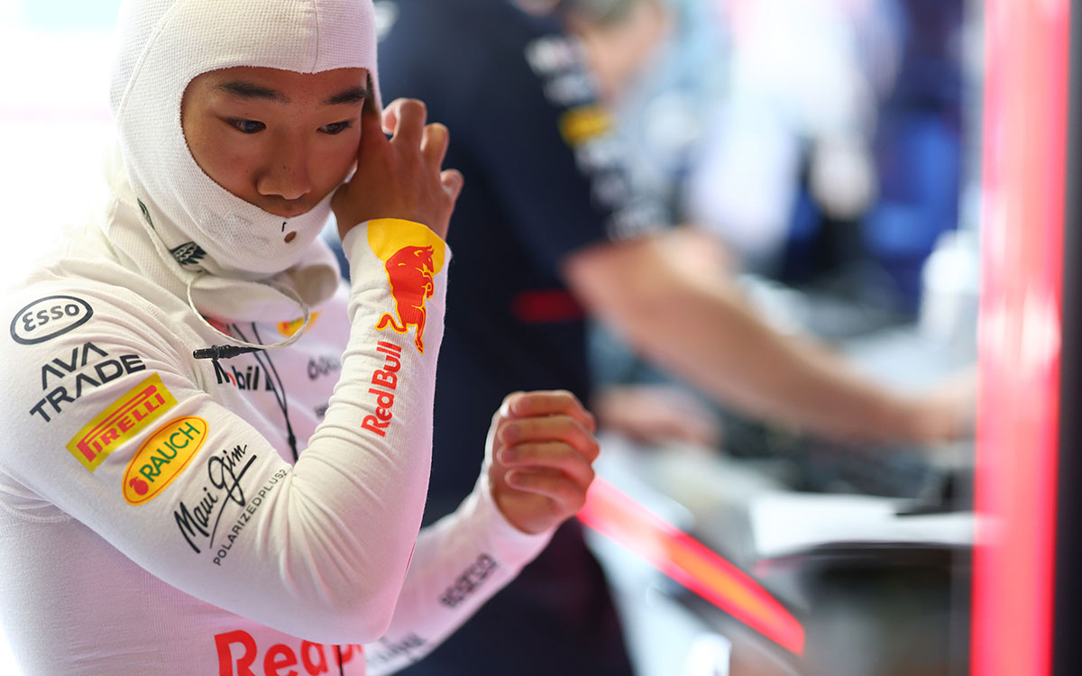 ガレージで走行準備をする角田裕毅（レッドブル・レーシング）、2025年9月6日(土) F1イタリアGP予選（モンツァ・サーキット）
