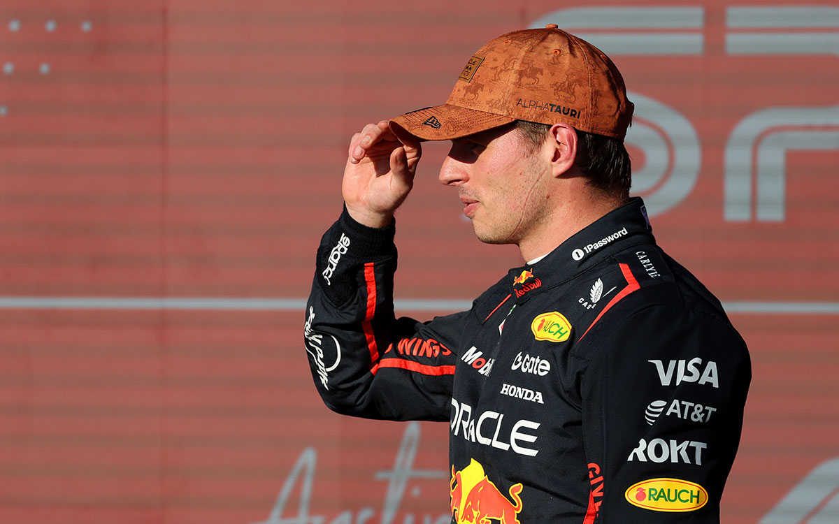 スプリント予選後にパルクフェルメでインタビューを受けるポールポジションのマックス・フェルスタッペン（レッドブル）、2025年10月17日(金) F1アメリカGP（サーキット・オブ・ジ・アメリカズ）