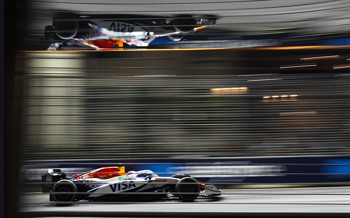 リアム・ローソンがドライブするレーシング・ブルズVCARB 02、2025年10月3日(金) F1シンガポールGPフリー走行2（マリーナベイ市街地コース）
