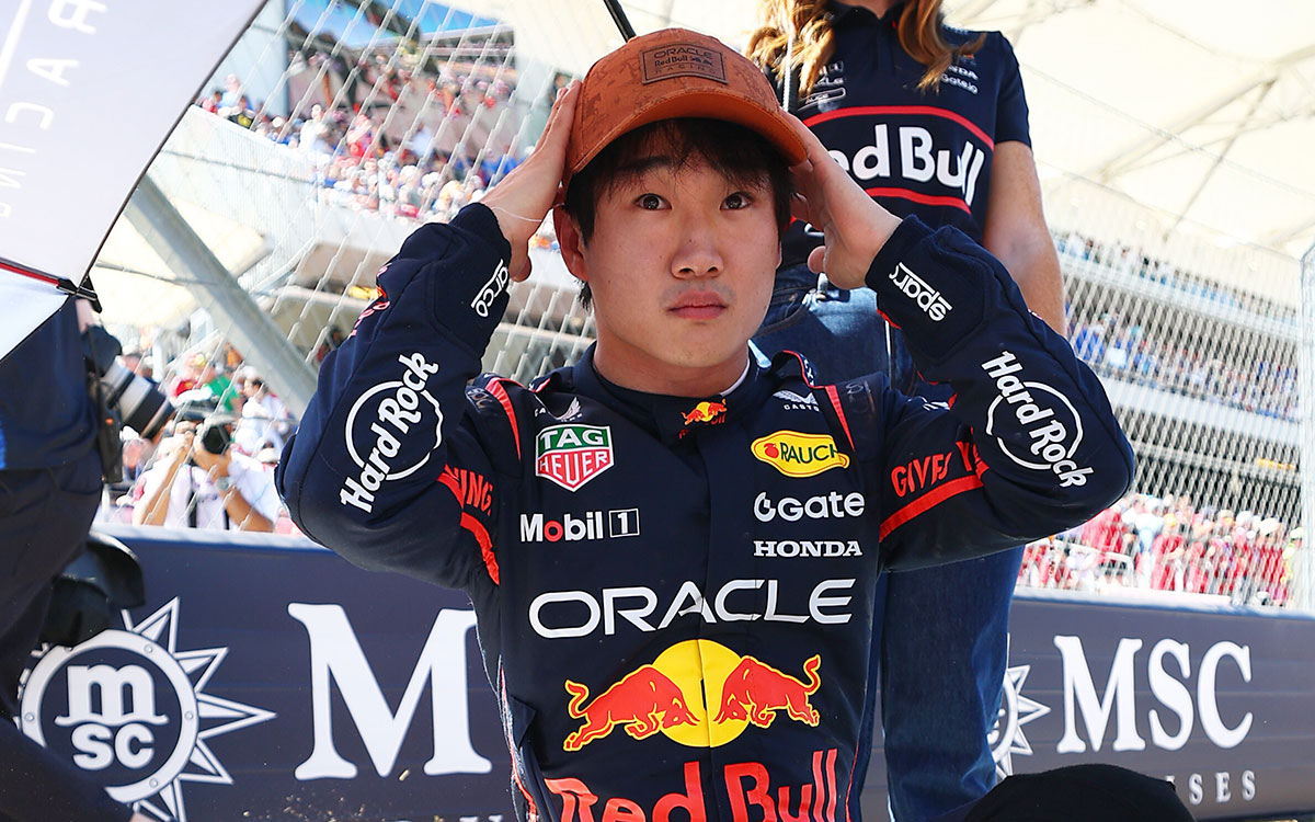 決勝前のグリッドで準備をする角田裕毅（レッドブル・レーシング）、2025年10月19日(日) F1アメリカGP（サーキット・オブ・ジ・アメリカズ）