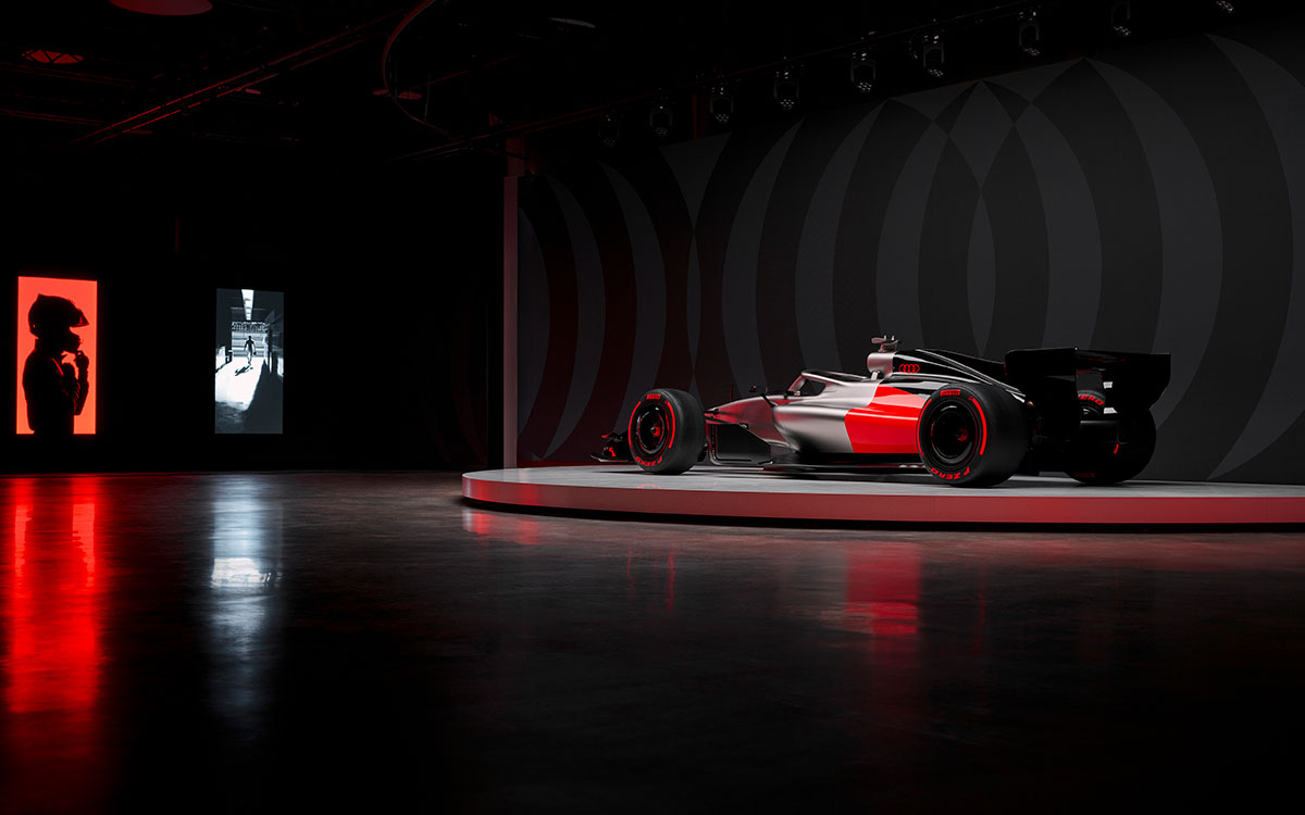 2026年新型F1マシンのデザインとカラーリングの方向性を示す「アウディR26コンセプト」発表イベントでの公開シーン、2025年11月12日(水)ミュンヘン (4)