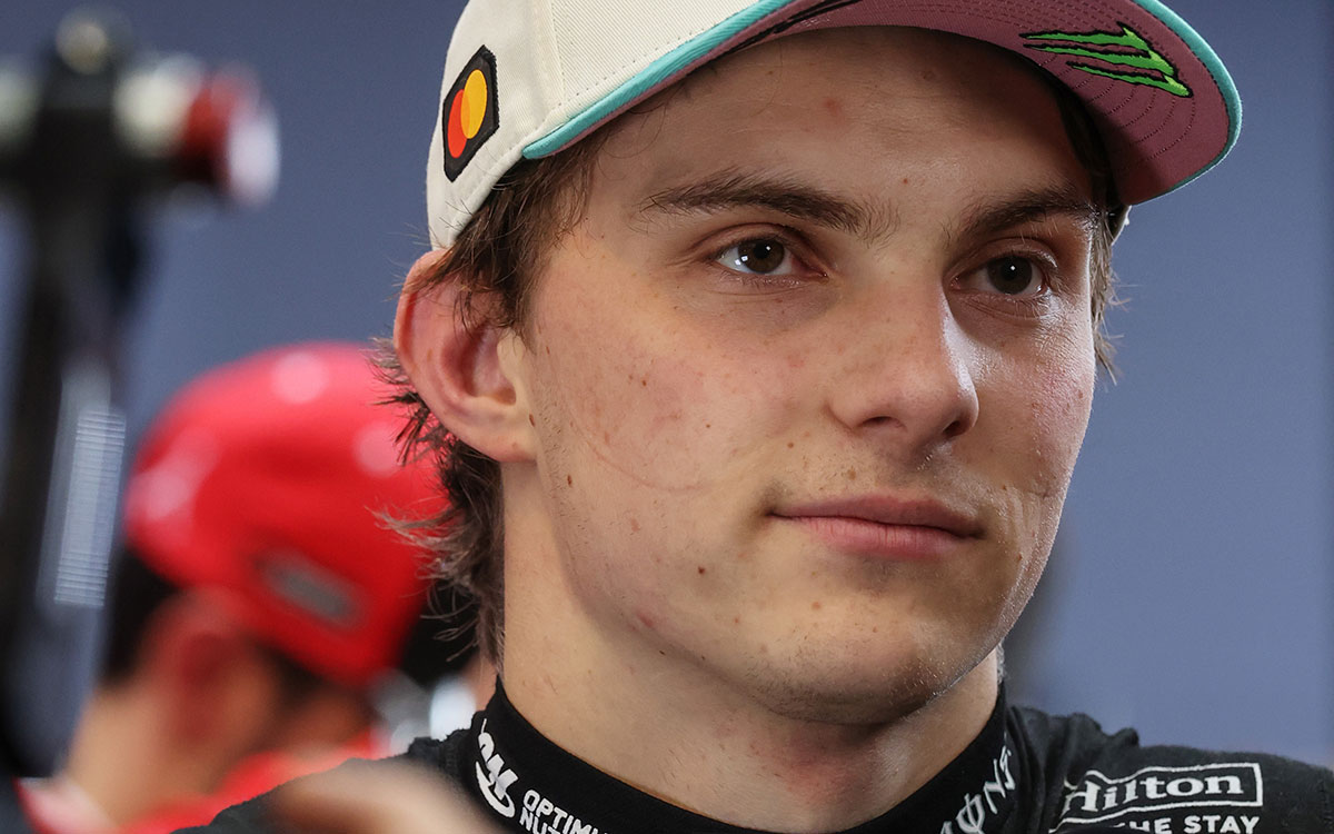 5位フィニッシュにとどまったレースを経てインタビューに応じるオスカー・ピアストリ（マクラーレン）、2025年11月9日(日) F1サンパウロGP決勝（インテルラゴス・サーキット）