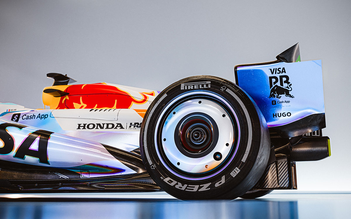 2025年F1ラスベガスGPでレーシング・ブルズVCARB 02に施されるスペシャルリバリー「ホログラフィック・パターン」 (6)