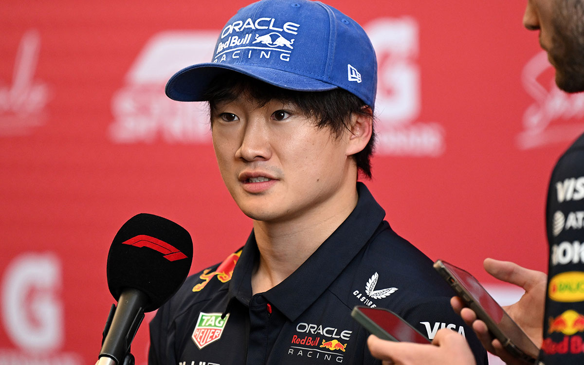 スプリント予選を経てインタビューを受ける角田裕毅（レッドブル・レーシング）、2025年11月7日(金) F1サンパウロGP（インテルラゴス・サーキット）