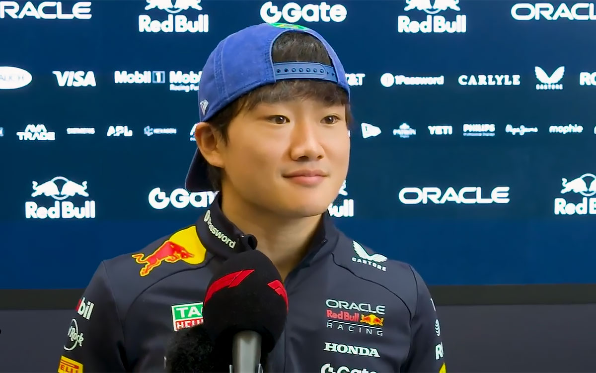 インタビューに応じる角田裕毅（レッドブル・レーシング）、2025年11月6日(木) F1サンパウロGPメディアデー（インテルラゴス・サーキット）
