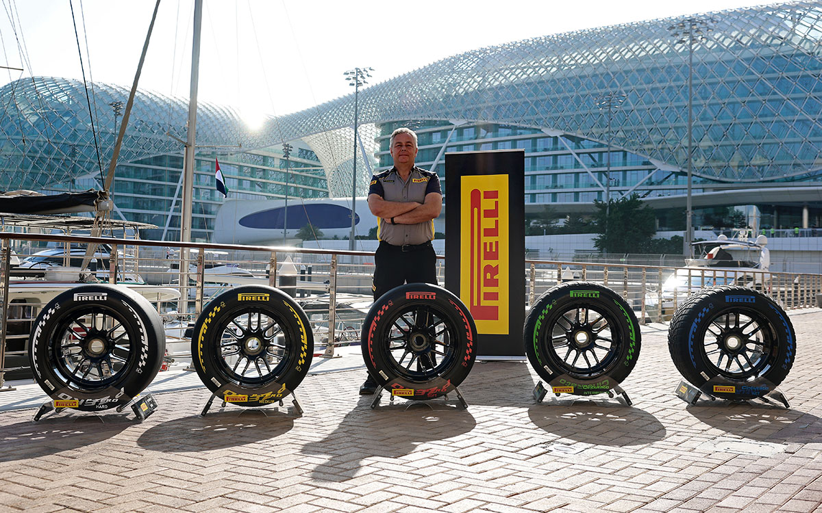 2026年仕様のピレリF1タイヤとピレリのモータースポーツ部門を率いるマリオ・イゾラ、2025年12月9日F1アブダビ・ポストシーズン・テスト