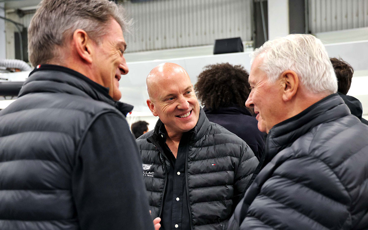 チーム代表のグレアム・ロードンとCEOダン・タウリス、2026年1月16日キャデラックF1シェイクダウン（シルバーストン・サーキット）