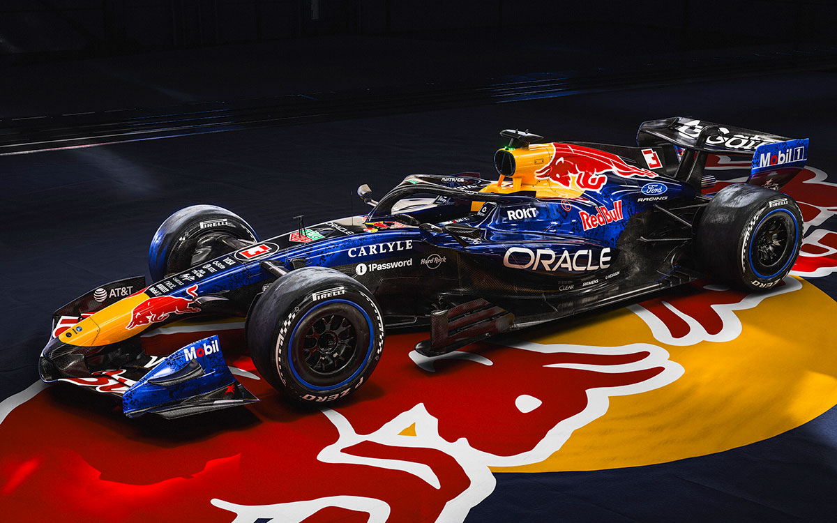 レッドブル・レーシングの2026年型F1マシン「RB22」のリバリーが施されたショーカー、2026年1月15日シーズンローンチイベント（米国デトロイト） (2)