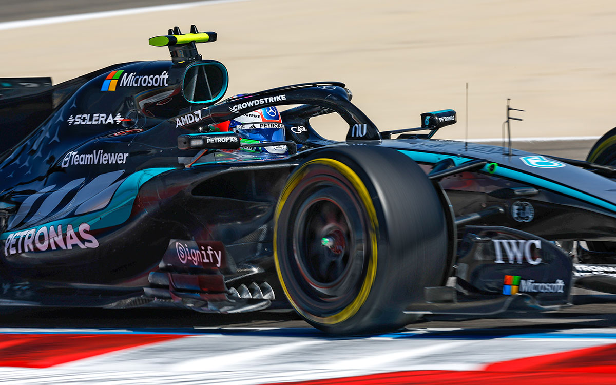 バーレーン・インターナショナル・サーキットを周回するアンドレア・キミ・アントネッリ（メルセデスW17）、2026年2月19日F1プレシーズンテスト4日目