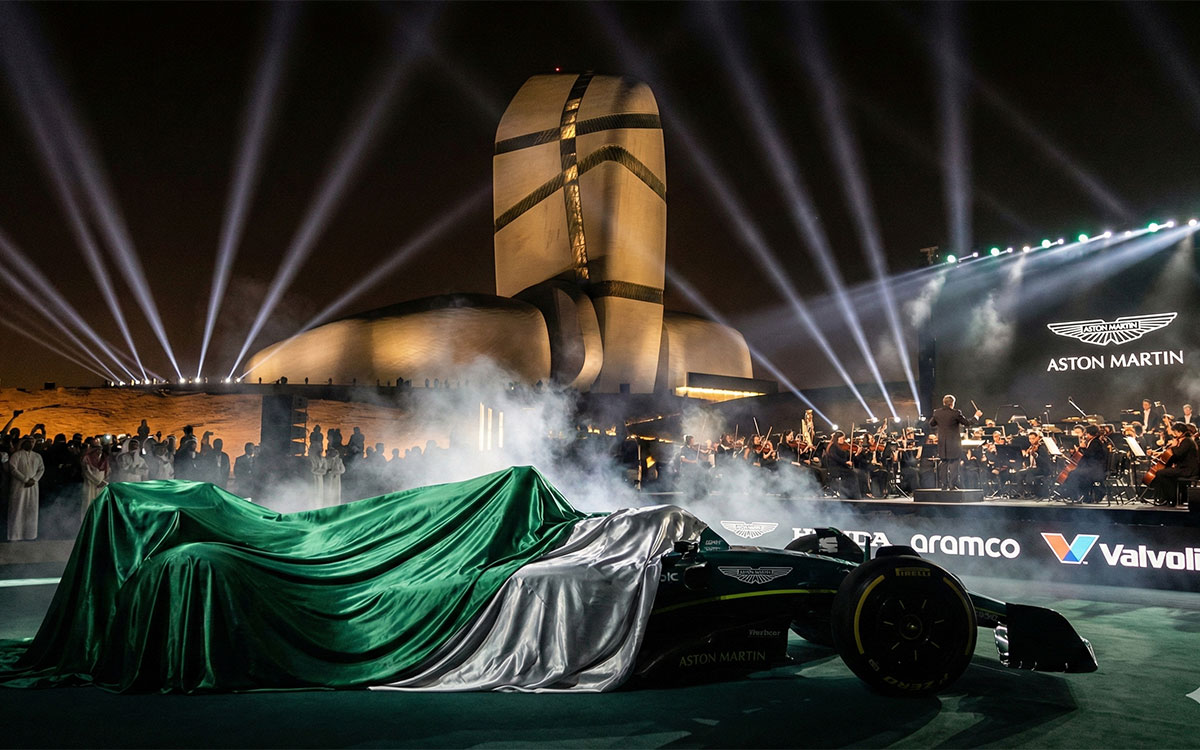 リバリーだけじゃない…アストン、2026年F1ローンチ生配信へ。ホンダ