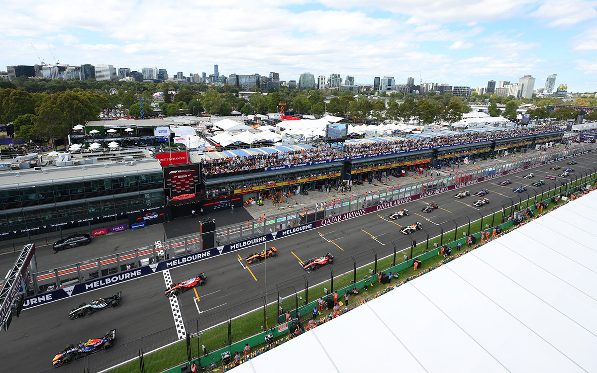 スタート直後のメインストレート、2026年3月8日(日) F1オーストラリアGP決勝（アルバート・パーク・サーキット）