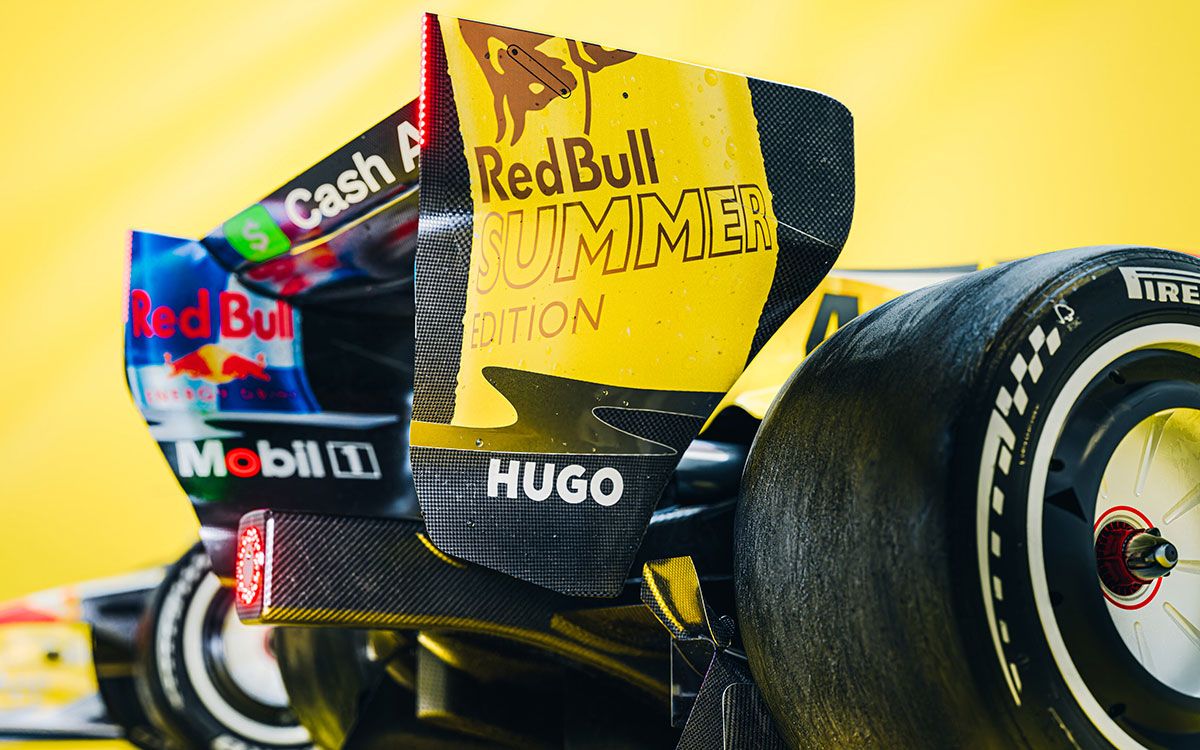 特別リバリーを施したレーシング「VCARB 03」のデジタルレンダリング、2026年F1マイアミGP (1)