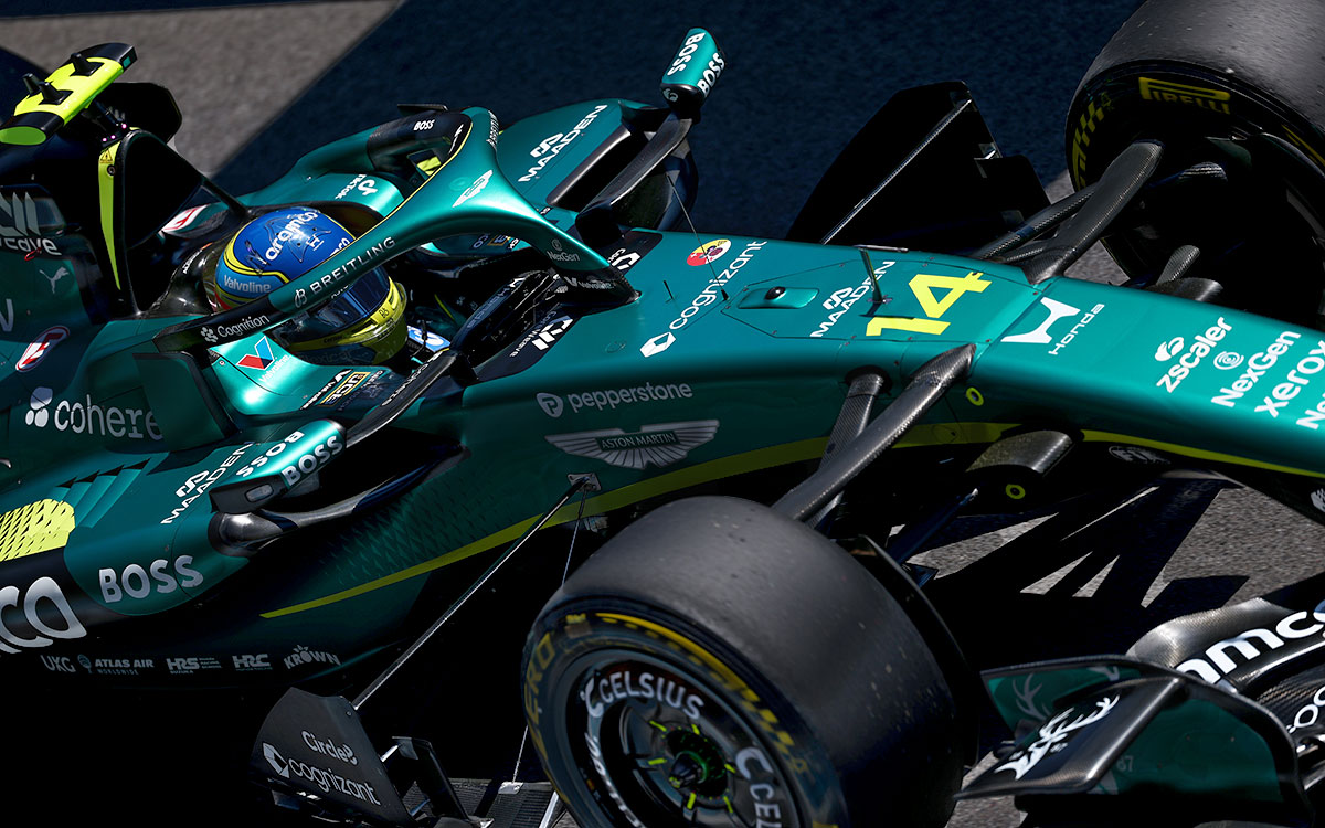 コックピットに収まるフェルナンド・アロンソ（アストンマーティン・ホンダ）、2026年6月27日(土) F1オーストリアGP予選（レッドブル・リンク）