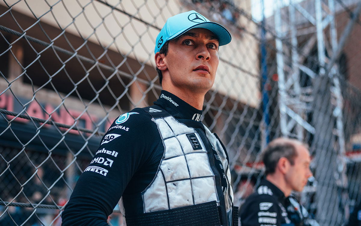 レース前のグリッドでクールベストを着用するジョージ・ラッセル（メルセデス）、2026年6月7日(日) F1モナコGP決勝（モンテカルロ市街地コース）