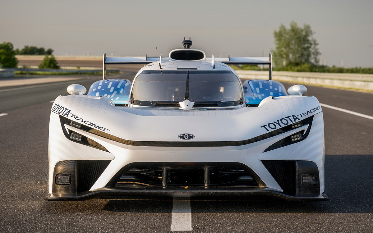 トヨタの液体水素燃料プロトタイプ車両「TR LH2 Racing Prototype」のフロントビュー、2026年6月4日(水)