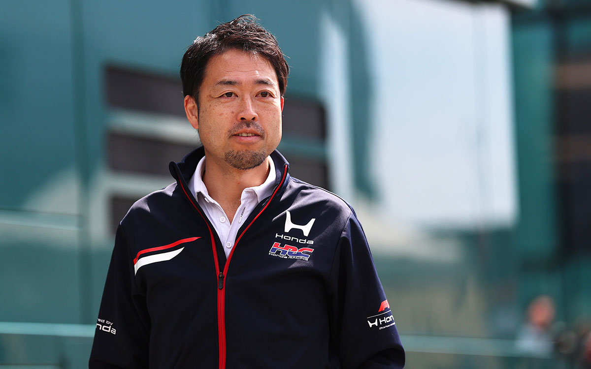 パドックを歩く折原慎太郎（ホンダ・レーシング トラックサイドゼネラルマネージャー兼チーフエンジニア）、2026年7月3日(金) F1イギリスGP FP1（シルバーストン・サーキット）