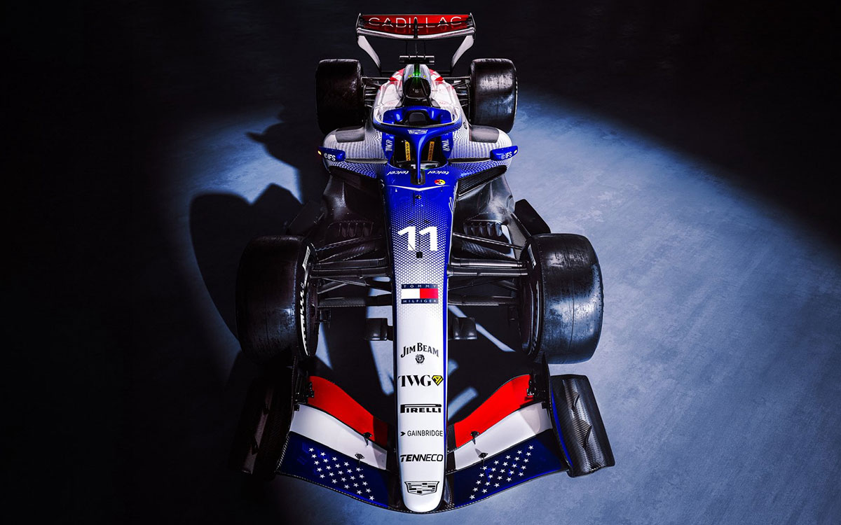 建国250周年を記念して星条旗をモチーフとしたスペシャルリバリー施されたキャデラックF1チームの2026年型マシン「MAC-26」、2026年F1イギリスGP（シルバーストン・サーキット） (3)