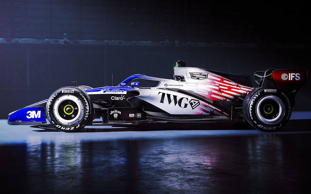 建国250周年を記念して星条旗をモチーフとしたスペシャルリバリー施されたキャデラックF1チームの2026年型マシン「MAC-26」、2026年F1イギリスGP（シルバーストン・サーキット） (5)