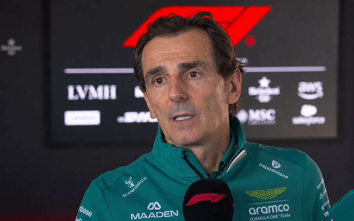 FP2終了後のインタビューに応じるアストンマーティン・ホンダのチーム・アンバサダー兼チーム代表者を務めるペドロ・デ・ラ・ロサ、2026年7月24日(金) F1ハンガリーGP（ハンガロリンク）