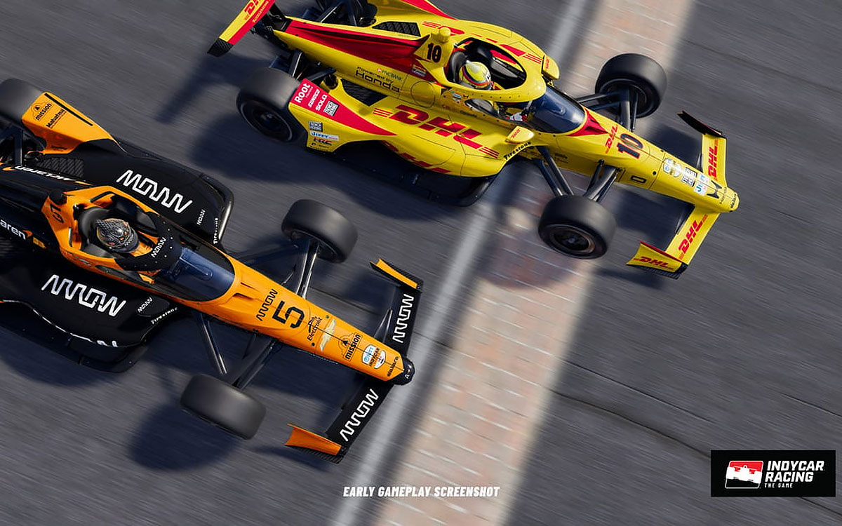 アレックス・パロウ（チップ・ガナッシ・レーシング）とパトリシオ・オワード（マクラーレン）のマシンが並走する『INDYCAR Racing The Game』のゲームプレイ画面イメージ