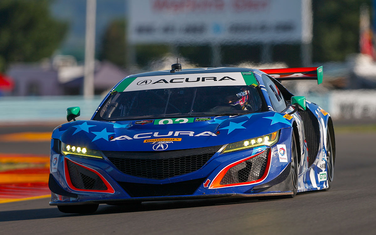 サーキットを走行する2017年型アキュラNSX GT3（シャシーNo.5）