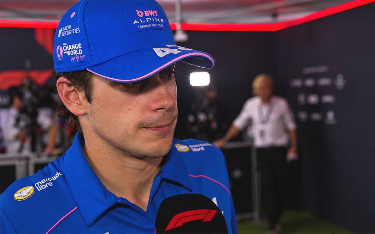 決勝後にメディアの取材に応じるフランコ・コラピント（アルピーヌ）、2026年9月26日(土) F1アゼルバイジャンGP決勝（バクー市街地コース）