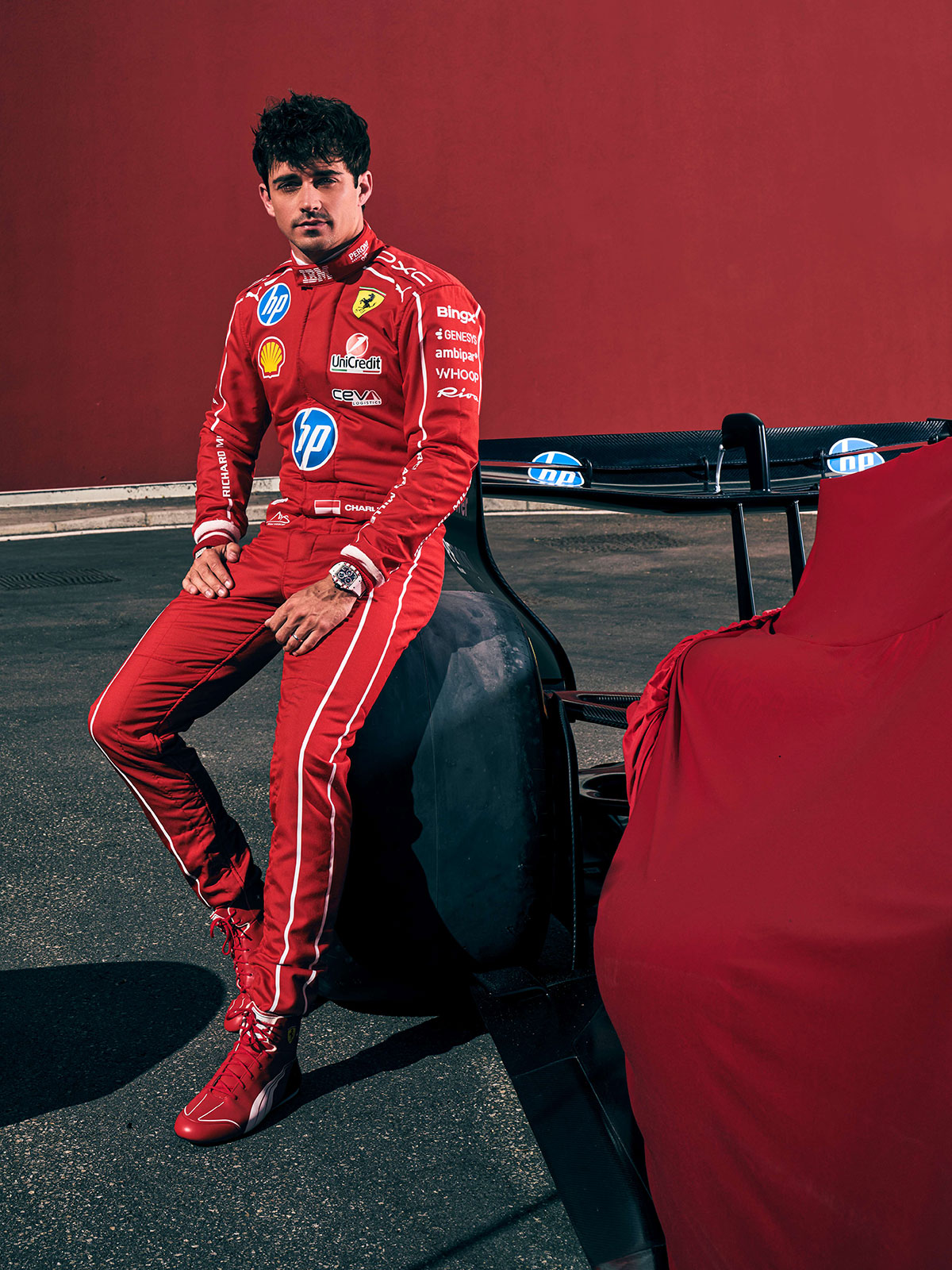 未開封　フェラーリ　シューマッハ　 ７チャンピオン レーシングスーツ付　1／１８ ミハエル・シューマッハのフェラーリ加入30周年を記念した特別仕様の