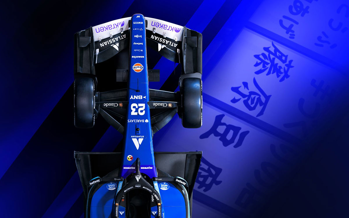 ウィリアムズF1マシンを真上から捉え、『頭文字D』を象徴する「藤原とうふ店」の文字を背景に組み合わせたコラボレーションビジュアル