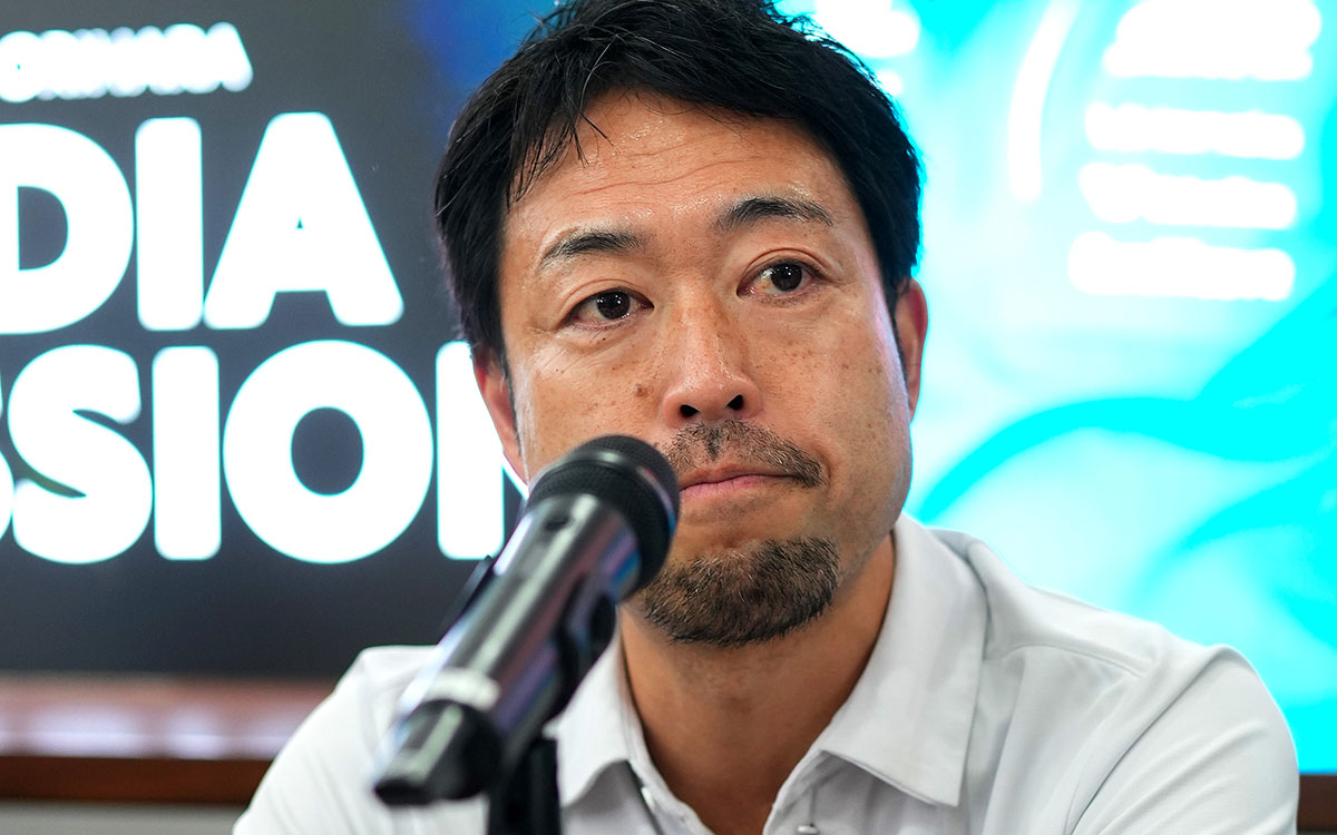 メディアの取材に応じる折原伸太郎（HRCトラックサイド・ゼネラルマネージャー兼チーフエンジニア）、2026年10月1日(木) F1バーレーンGPメディアデー（セパン・インターナショナル・サーキット）