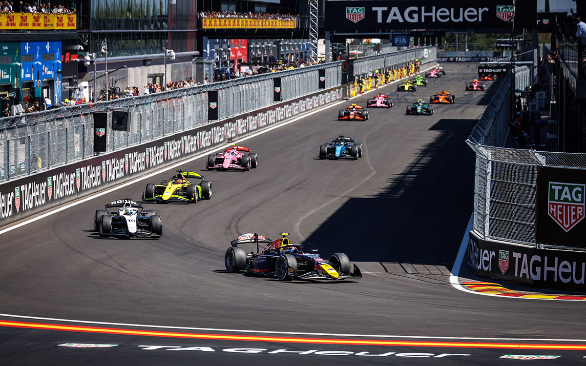 マドリングを走行するニコラ・ツォロフ(カンポス・レーシング)、2026年9月12日(土) FIA-F2選手権第11戦マドリード